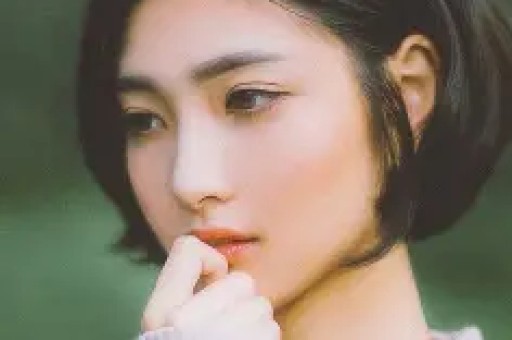 33岁女星官宣怀孕！孕期出血从厕所爬出来找老公男方身份太神秘